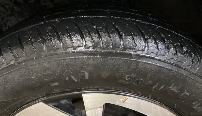 2023 Nissan MAGNITE XV MT, Petrol, Manual, 21,132 km, Left Front Tyre Tread