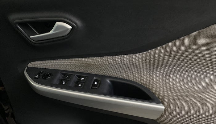 2023 Nissan MAGNITE XV MT, Petrol, Manual, 21,132 km, Driver Side Door Panels Control