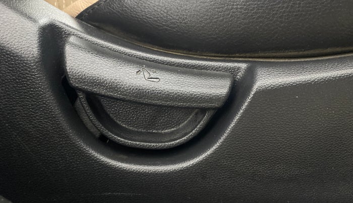 2016 Hyundai Grand i10 SPORTZ 1.2 KAPPA VTVT, Petrol, Manual, 52,136 km, Driver Side Adjustment Panel