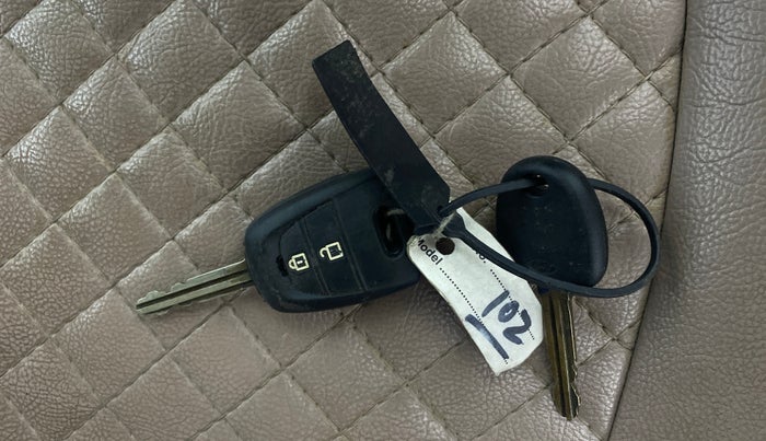 2016 Hyundai Grand i10 SPORTZ 1.2 KAPPA VTVT, Petrol, Manual, 52,136 km, Key Close Up