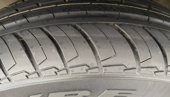 2016 Honda Jazz 1.2L I-VTEC V AT, Petrol, Automatic, 82,456 km, Left Front Tyre Tread