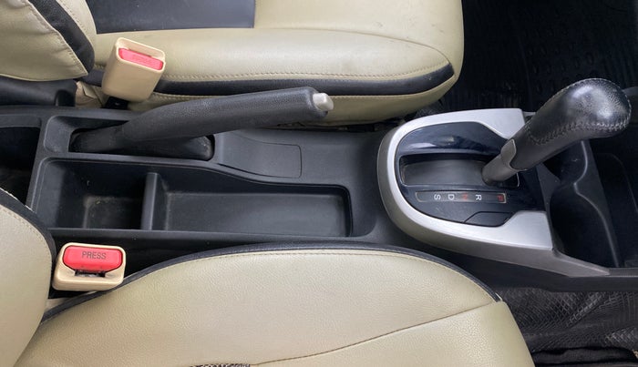 2016 Honda Jazz 1.2L I-VTEC V AT, Petrol, Automatic, 82,456 km, Gear Lever