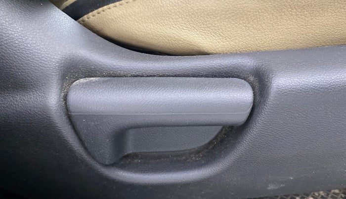 2016 Honda Jazz 1.2L I-VTEC V AT, Petrol, Automatic, 82,456 km, Driver Side Adjustment Panel