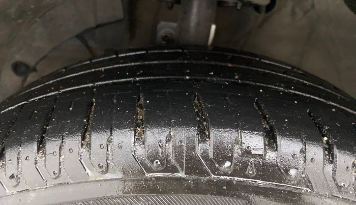 2019 Toyota Glanza V, Petrol, Manual, 90,148 km, Left Front Tyre Tread