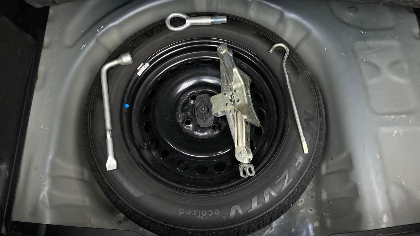 2019 Toyota Glanza V, Petrol, Manual, 90,148 km, Spare Tyre
