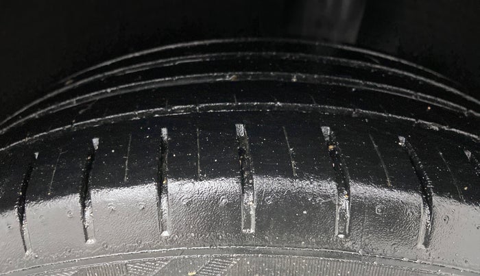 2019 Toyota Glanza V, Petrol, Manual, 90,148 km, Left Rear Tyre Tread