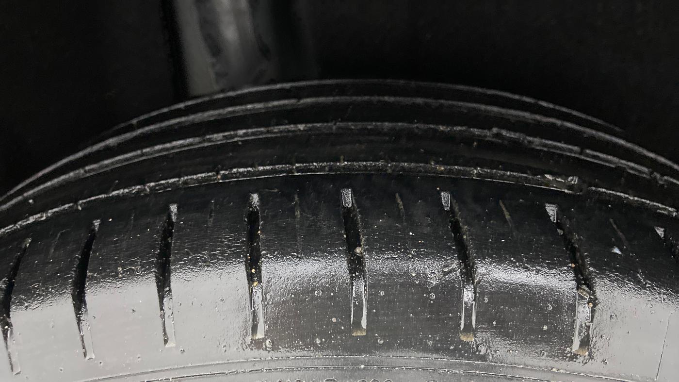2019 Toyota Glanza V, Petrol, Manual, 90,148 km, Right Rear Tyre Tread