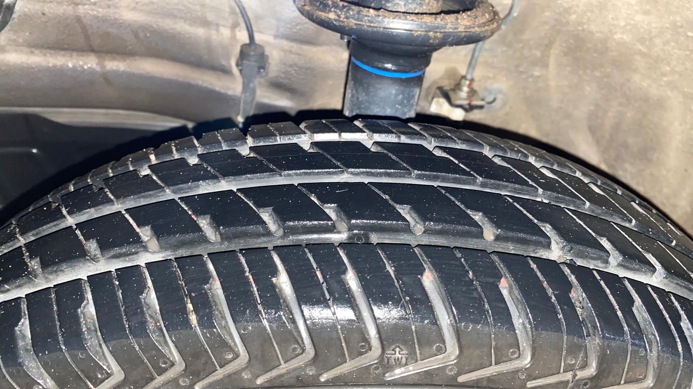 2023 Maruti Alto K10 VXI PLUS, Petrol, Manual, 12,200 km, Left Front Tyre Tread