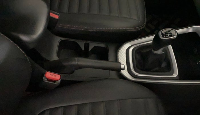 2021 KIA SONET HTX 1.0 IMT, Petrol, Manual, 49,825 km, Gear Lever