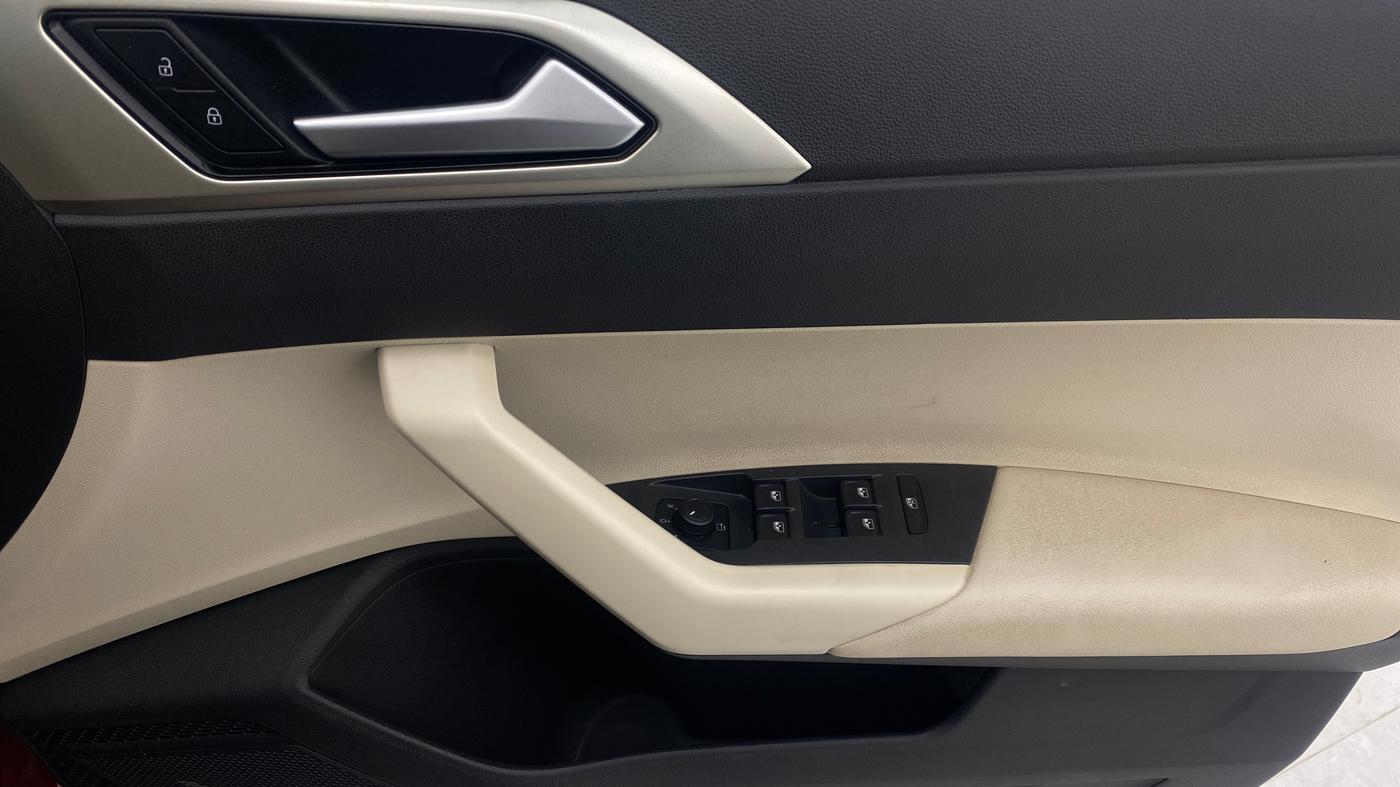 2023 Volkswagen VIRTUS TOPLINE TSI 1.0 AT, Petrol, Automatic, 79,620 km, Driver Side Door Panels Control
