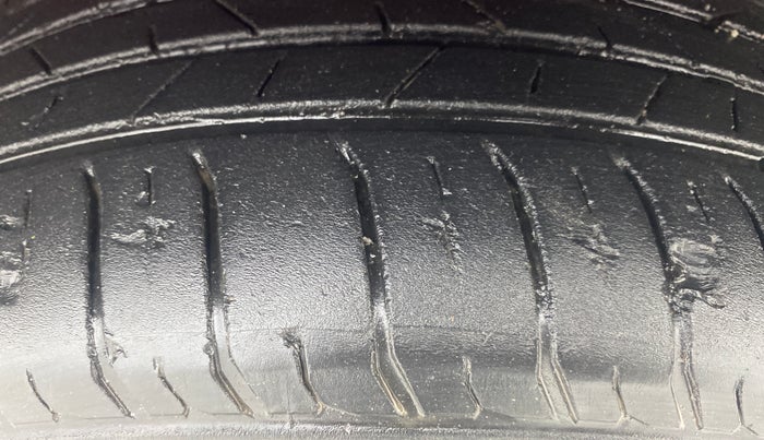 2023 Volkswagen VIRTUS TOPLINE TSI 1.0 AT, Petrol, Automatic, 79,620 km, Right Front Tyre Tread