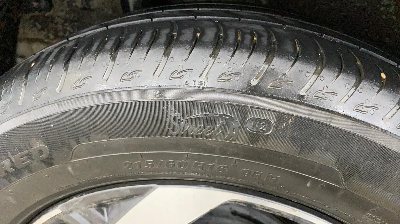 2020 Hyundai VENUE SX 1.0 TURBO, Petrol, Manual, 400 km, Right Rear Tyre Tread