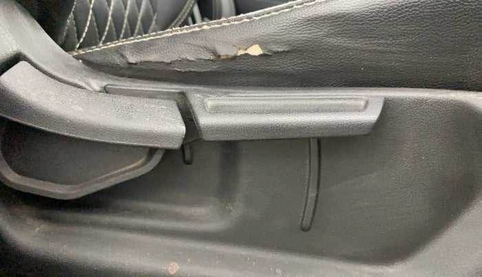 2020 Hyundai VENUE SX 1.0 TURBO, Petrol, Manual, 63,551 km, Driver Side Adjustment Panel