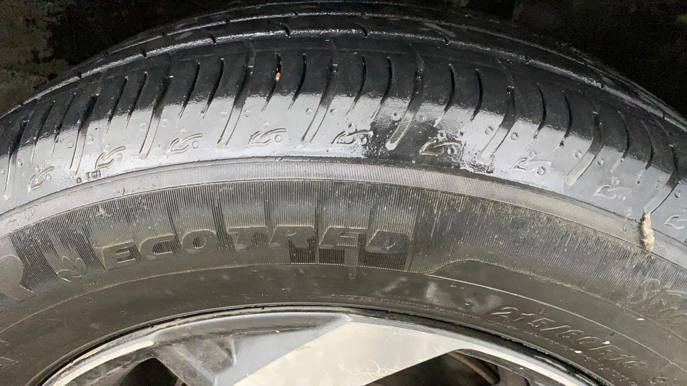2020 Hyundai VENUE SX 1.0 TURBO, Petrol, Manual, 400 km, Right Front Tyre Tread