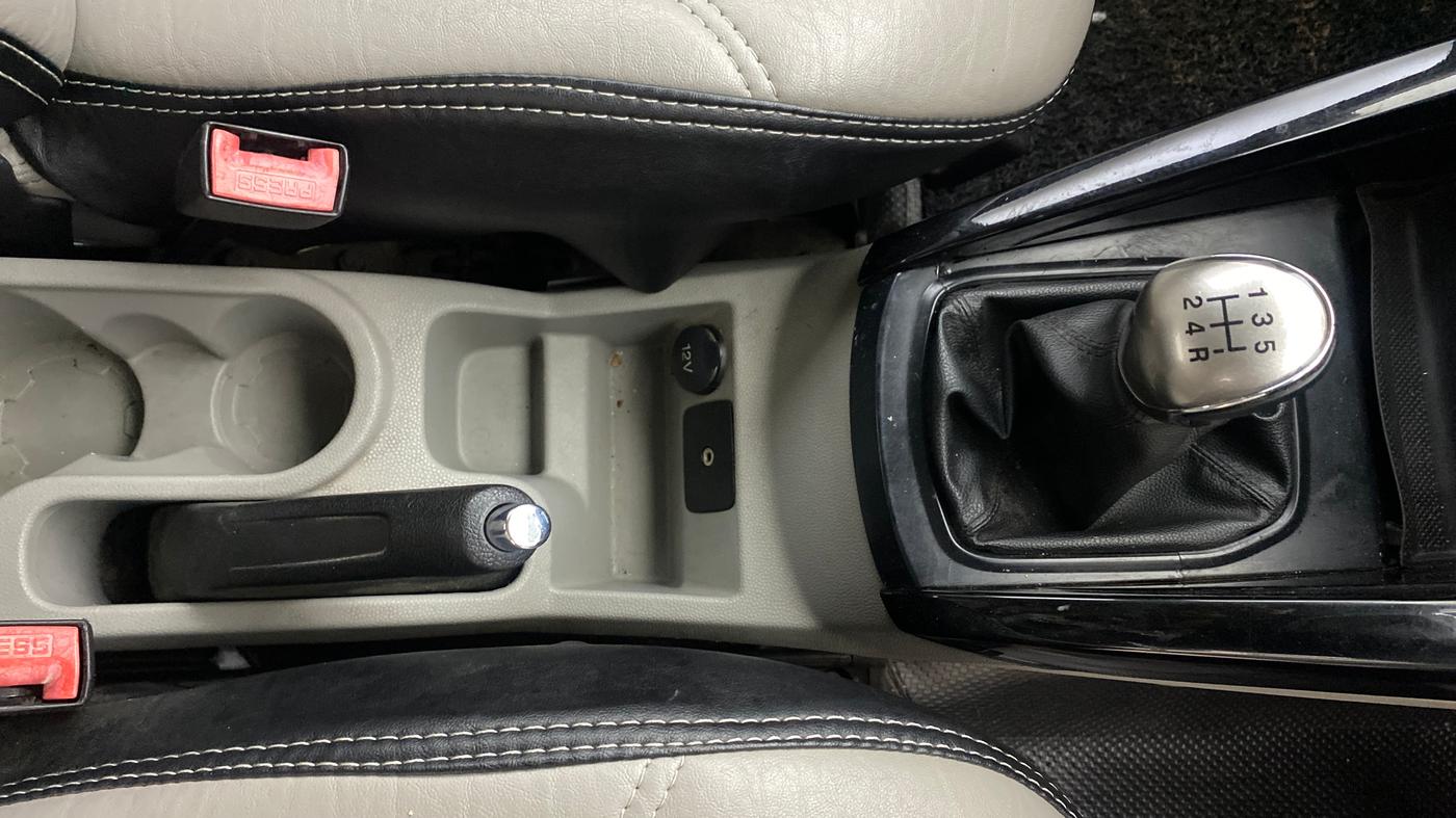 2017 Ford Ecosport TITANIUM + 1.5L PETROL, Petrol, Manual, 83,656 km, Gear Lever