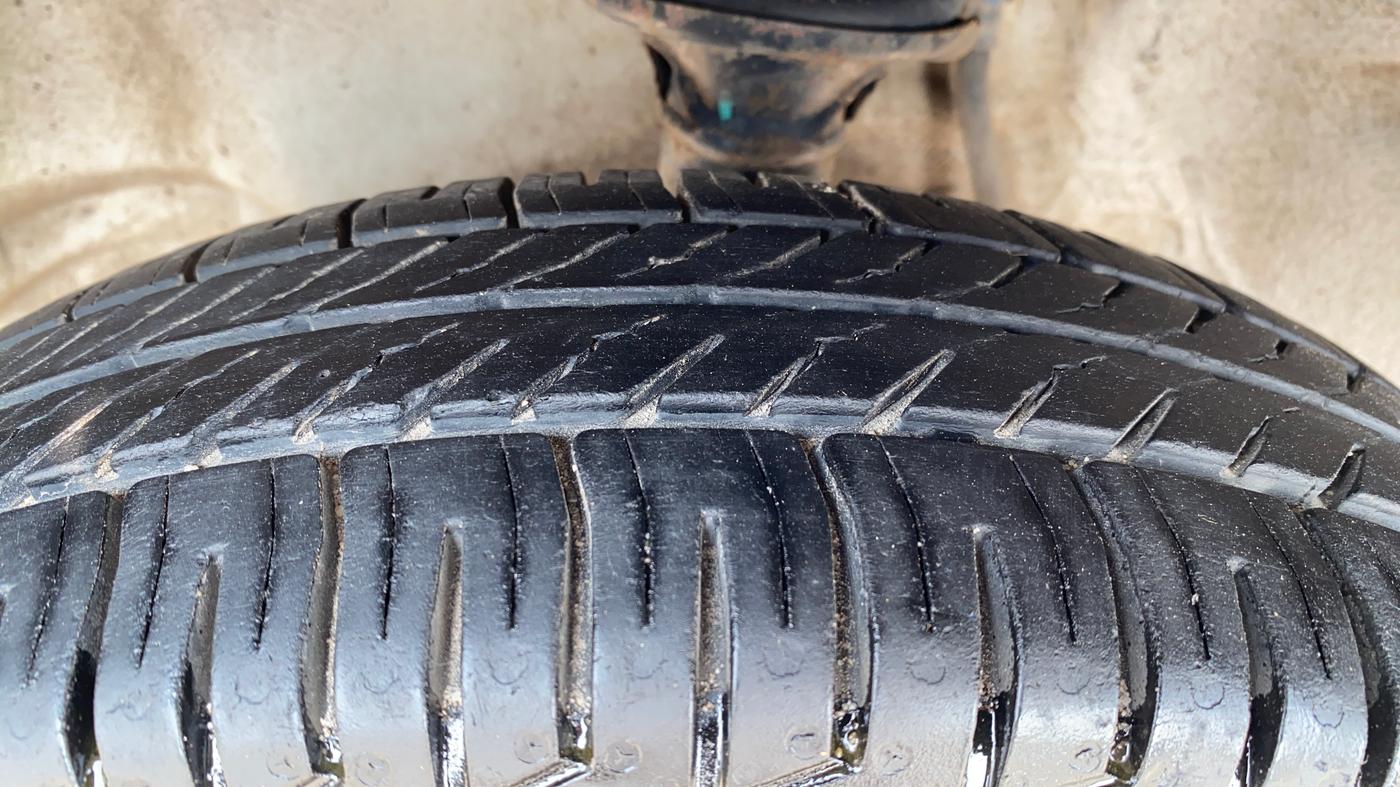 2016 Maruti Alto 800 LXI, Petrol, Manual, 28,851 km, Left Front Tyre Tread