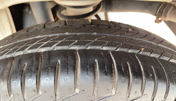 2016 Maruti Alto 800 LXI, Petrol, Manual, 28,851 km, Left Rear Tyre Tread