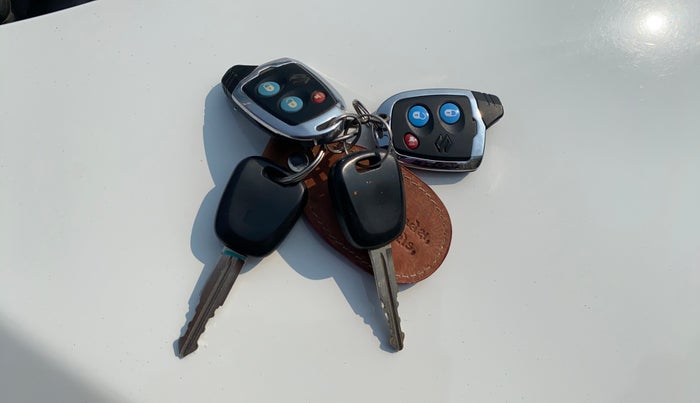 2016 Maruti Alto 800 LXI, Petrol, Manual, 28,851 km, Key Close Up