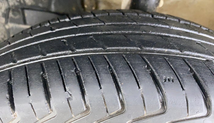 2021 Maruti New Wagon-R LXI 1.0 L, Petrol, Manual, 9,523 km, Left Front Tyre Tread