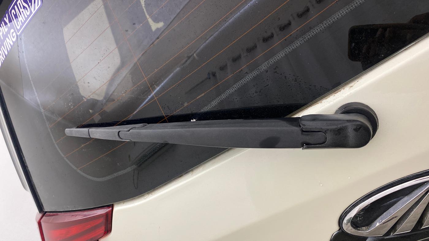 2019 Mahindra XUV500 W7, Diesel, Manual, 1,40,404 km, Rear Wiper