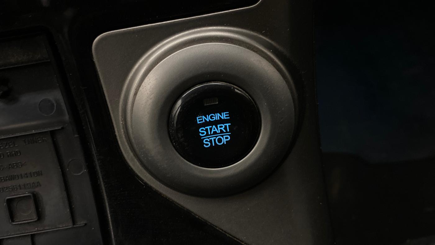 2019 Mahindra XUV500 W7, Diesel, Manual, 1,40,404 km, Keyless Start/ Stop Button