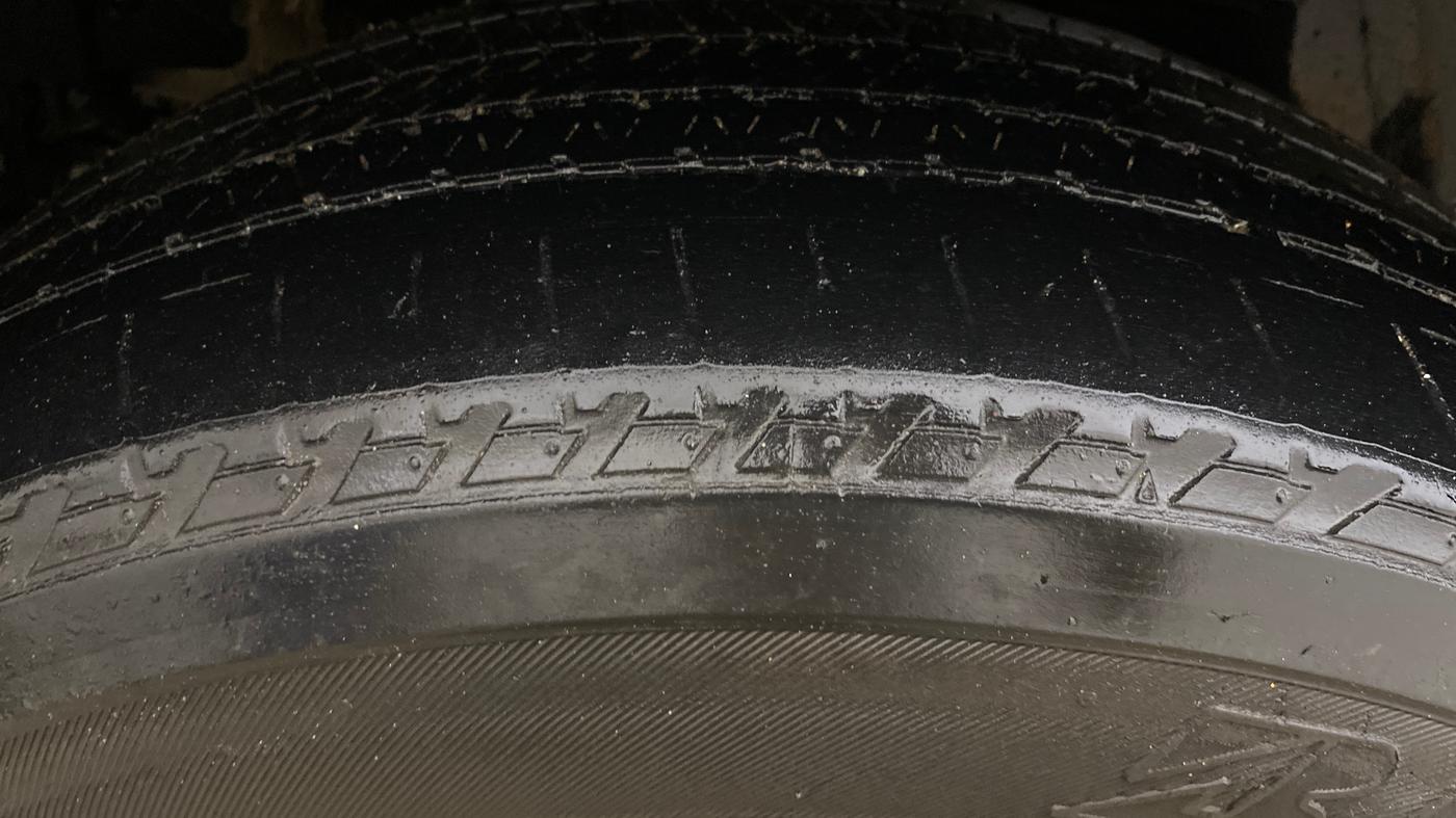 2019 Mahindra XUV500 W7, Diesel, Manual, 1,40,404 km, Right Rear Tyre Tread