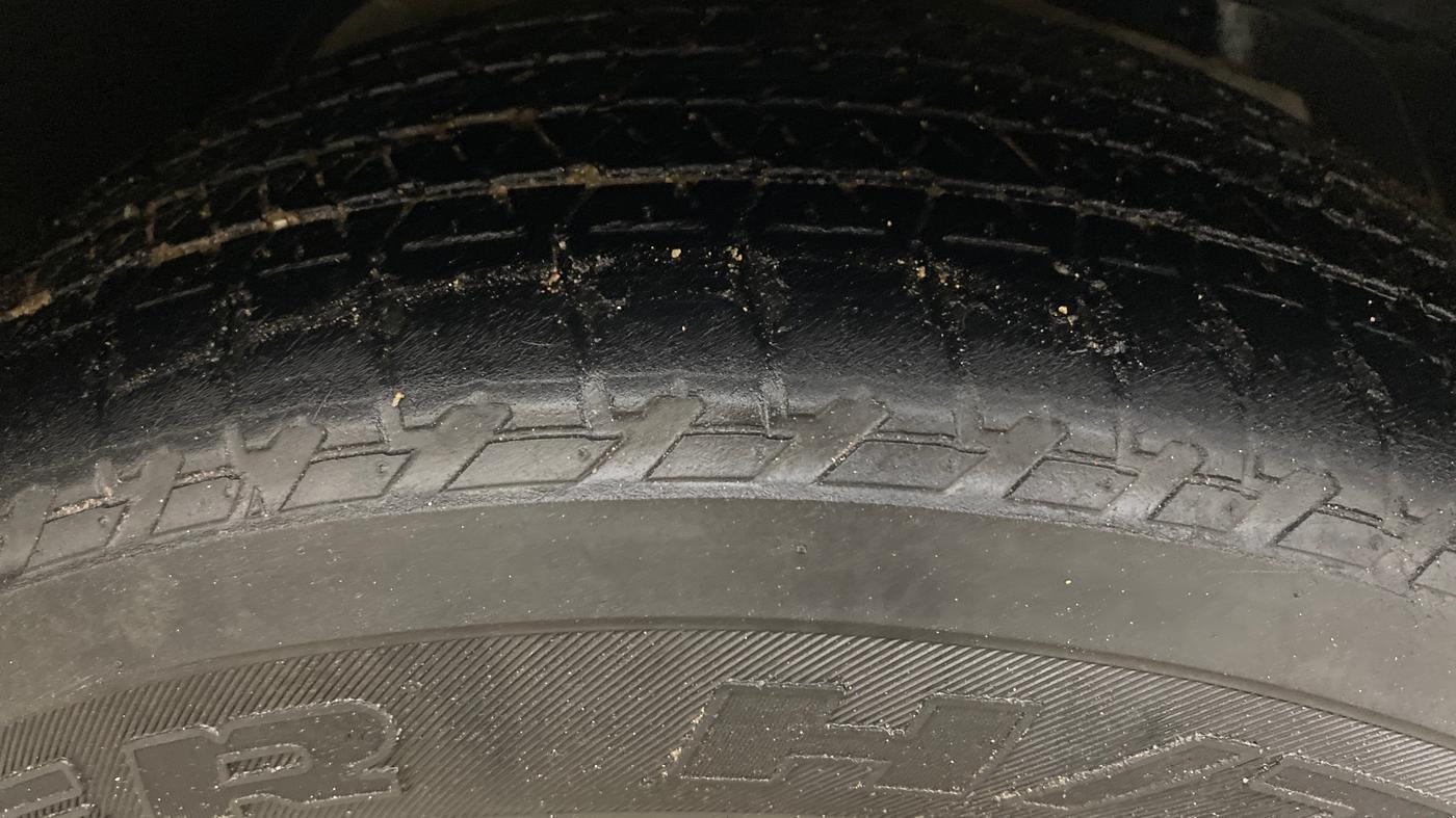 2019 Mahindra XUV500 W7, Diesel, Manual, 1,40,404 km, Right Front Tyre Tread