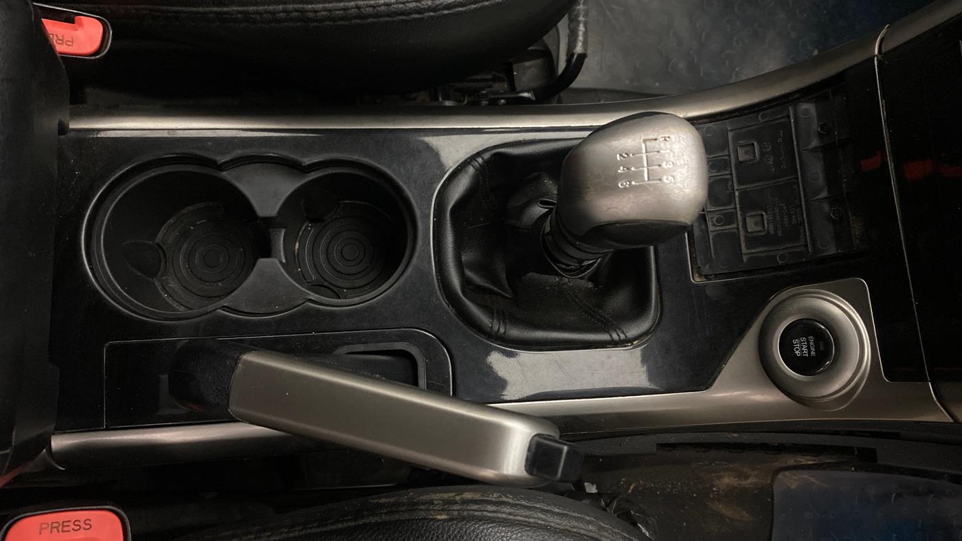 2019 Mahindra XUV500 W7, Diesel, Manual, 1,40,404 km, Gear Lever