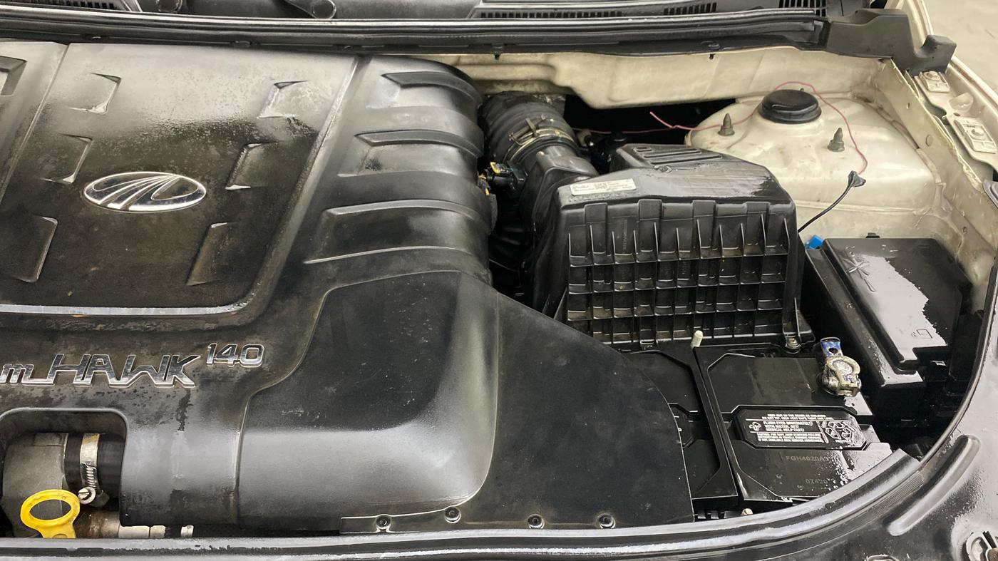 2019 Mahindra XUV500 W7, Diesel, Manual, 1,40,404 km, Engine View - Left
