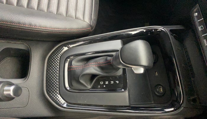2020 KIA SONET GTX PLUS 1.5 AT, Diesel, Automatic, 69,028 km, Gear Lever