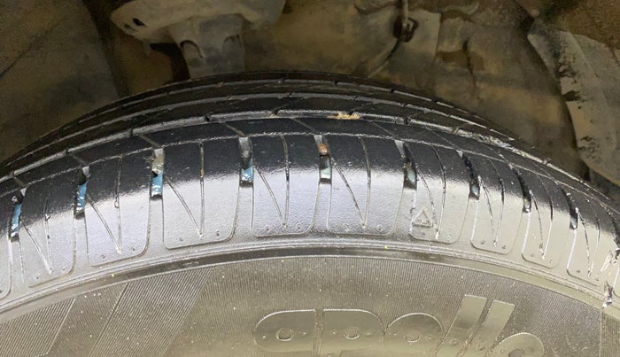 2020 KIA SONET GTX PLUS 1.5 AT, Diesel, Automatic, 69,028 km, Left Front Tyre Tread