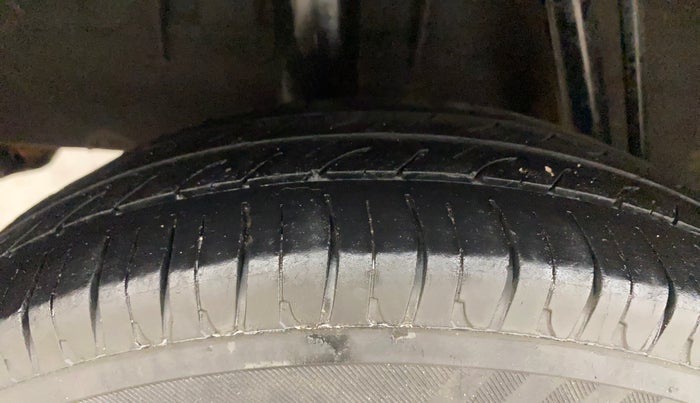 2016 Renault Kwid RXT 0.8, Petrol, Manual, 96,223 km, Right Rear Tyre Tread