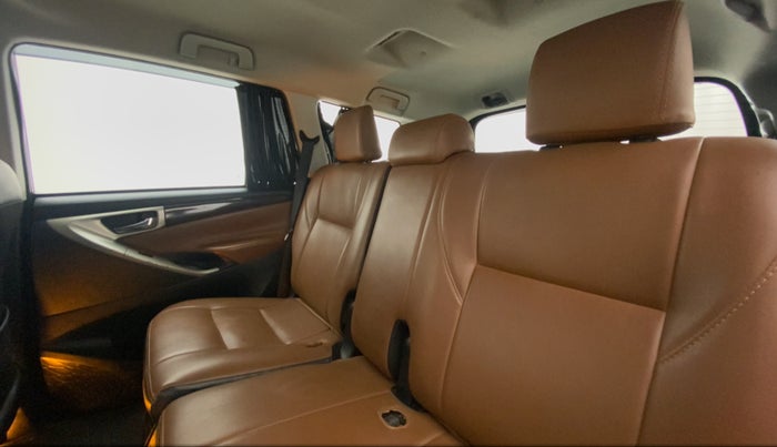 2017 Toyota Innova Crysta 2.8 GX AT 8 STR, Diesel, Automatic, 70,594 km, Right Side Rear Door Cabin