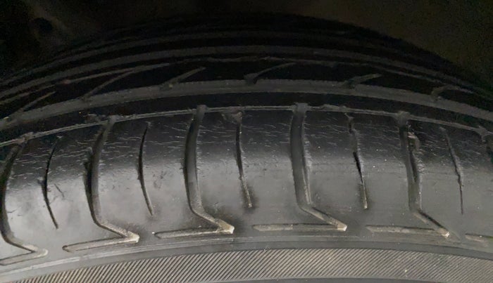 2015 Hyundai Creta SX PLUS 1.6 PETROL, Petrol, Manual, 45,522 km, Left Rear Tyre Tread