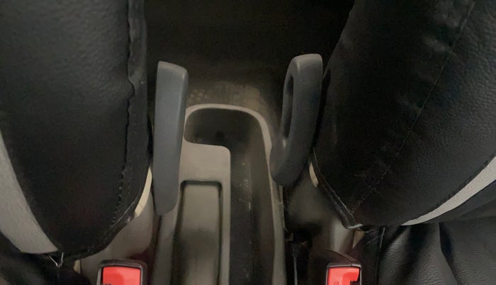 2013 Hyundai i10 SPORTZ 1.2, Petrol, Manual, 63,178 km, Driver Side Adjustment Panel