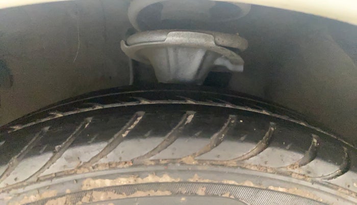 2013 Hyundai i10 SPORTZ 1.2, Petrol, Manual, 63,178 km, Left Front Tyre Tread