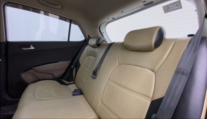 2014 Hyundai Grand i10 ASTA AT 1.2 KAPPA VTVT, Petrol, Automatic, 81,634 km, Right Side Rear Door Cabin