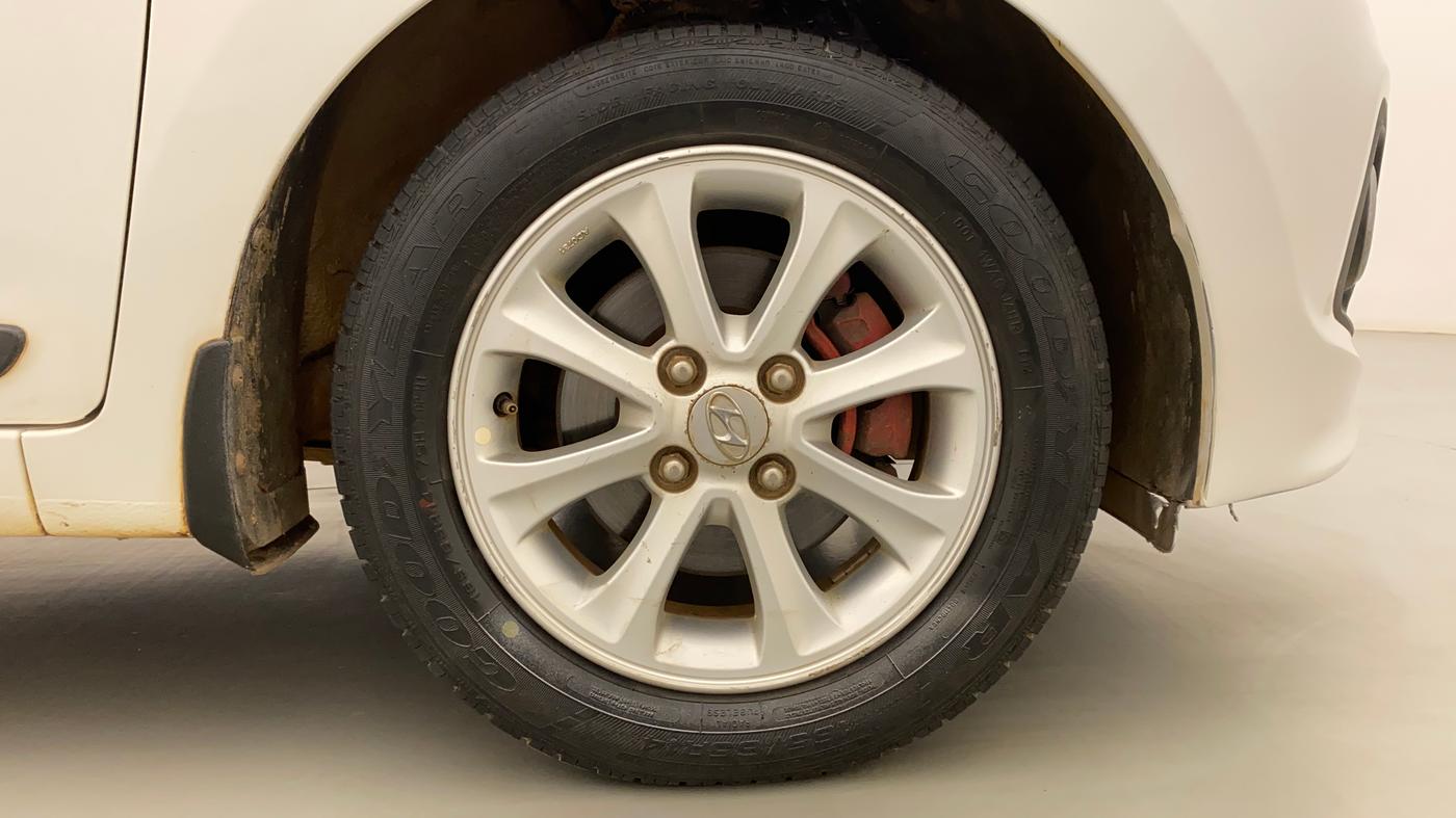 2014 Hyundai Grand i10 ASTA AT 1.2 KAPPA VTVT, Petrol, Automatic, 81,634 km, Right Front Wheel