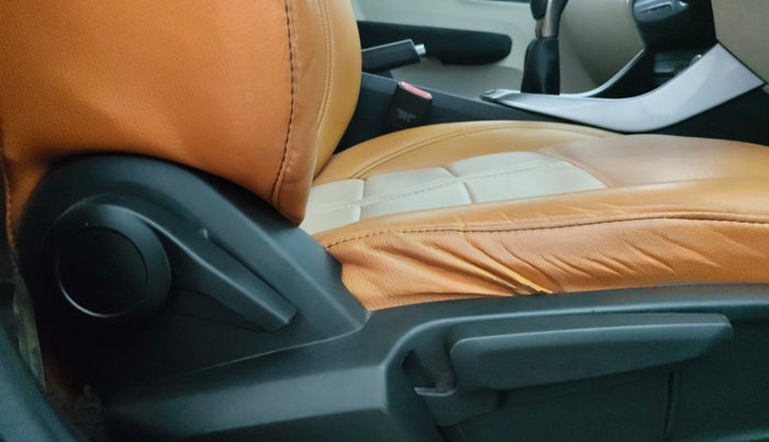 2023 Tata ALTROZ XZ DIESEL, Diesel, Manual, 25,207 km, Driver Side Adjustment Panel