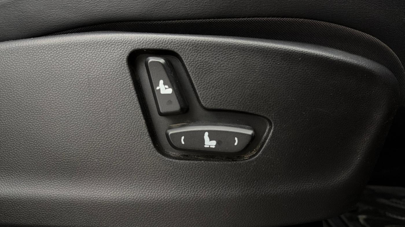 2020 MG HECTOR SHARP HYBRID 1.5 PETROL, Petrol, Manual, 65,030 km, Driver Side Adjustment Panel
