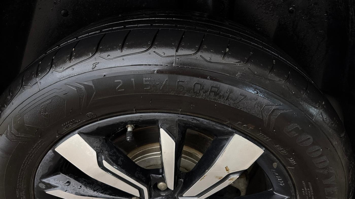 2020 MG HECTOR SHARP HYBRID 1.5 PETROL, Petrol, Manual, 65,030 km, Left Rear Tyre Tread