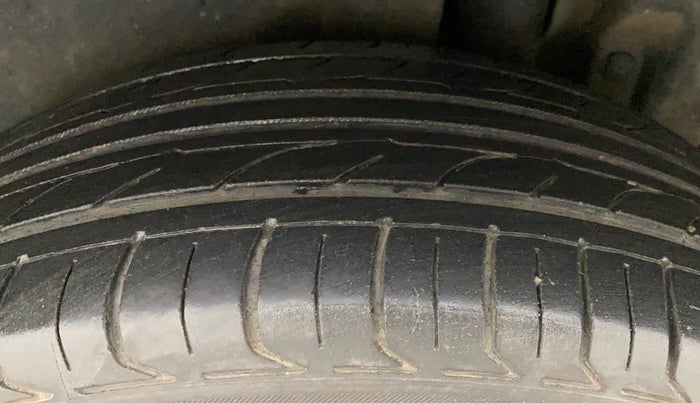 2013 Maruti Ertiga ZDI, Diesel, Manual, 1,30,678 km, Left Rear Tyre Tread