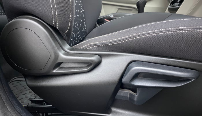 2022 Tata Tiago XZ+ CNG 1.2 RTN, CNG, Manual, 4,494 km, Driver Side Adjustment Panel