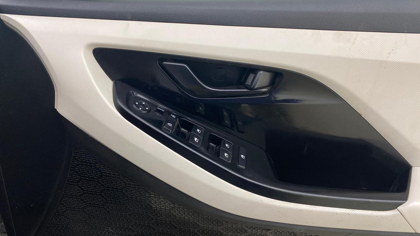 2021 Hyundai Creta EX 1.5 PETROL, Petrol, Manual, 42,209 km, Driver Side Door Panels Control