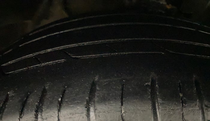 2018 Tata NEXON XZA PLUS PETROL, Petrol, Automatic, 57,704 km, Right Front Tyre Tread