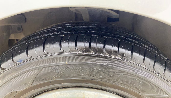 2014 Hyundai i10 MAGNA 1.1, Petrol, Manual, 56,641 km, Left Front Tyre Tread