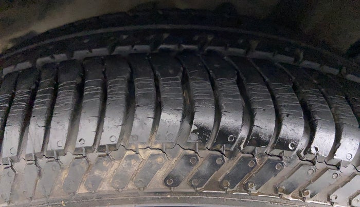 2016 Ford Ecosport 1.5 TITANIUM TI VCT AT, Petrol, Automatic, 20,069 km, Right Rear Tyre Tread