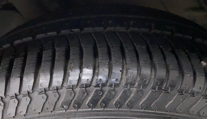 2016 Ford Ecosport 1.5 TITANIUM TI VCT AT, Petrol, Automatic, 20,069 km, Left Rear Tyre Tread