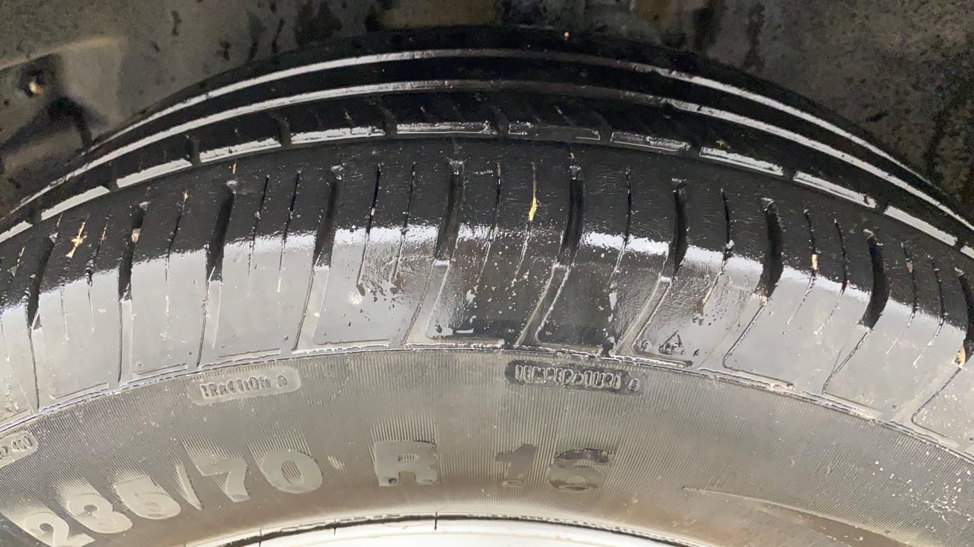 2021 Tata Safari XM, Diesel, Manual, 60,068 km, Left Front Tyre Tread