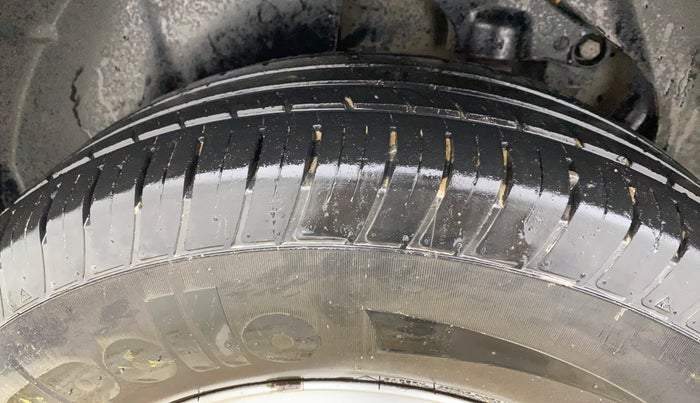 2021 Tata Safari XM, Diesel, Manual, 60,068 km, Right Rear Tyre Tread